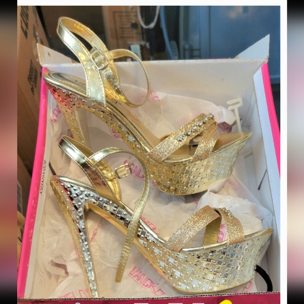 Vangelo Gold Glamorous High Heels
